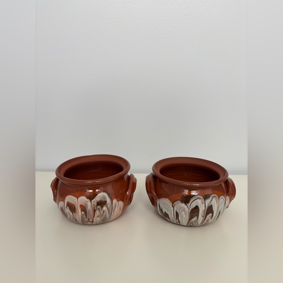 Handcrafted Vintage Troyan Pottery Terracotta Cooking Pots with Unique Glaze - Picture 8 of 10